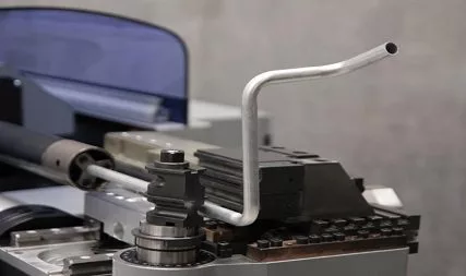 Smooth stainless steel tube bend without wrinkles