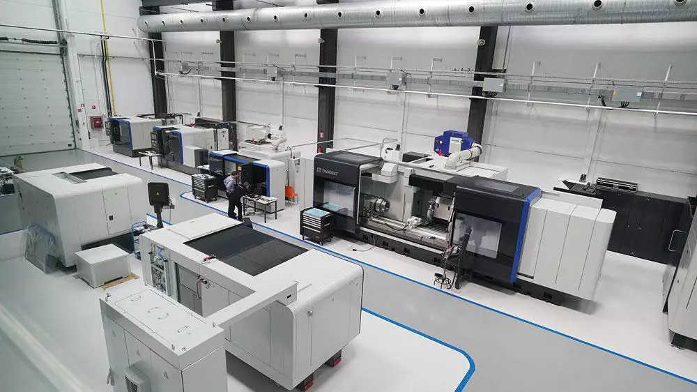 CNC machining factory production floor precision manufacturing