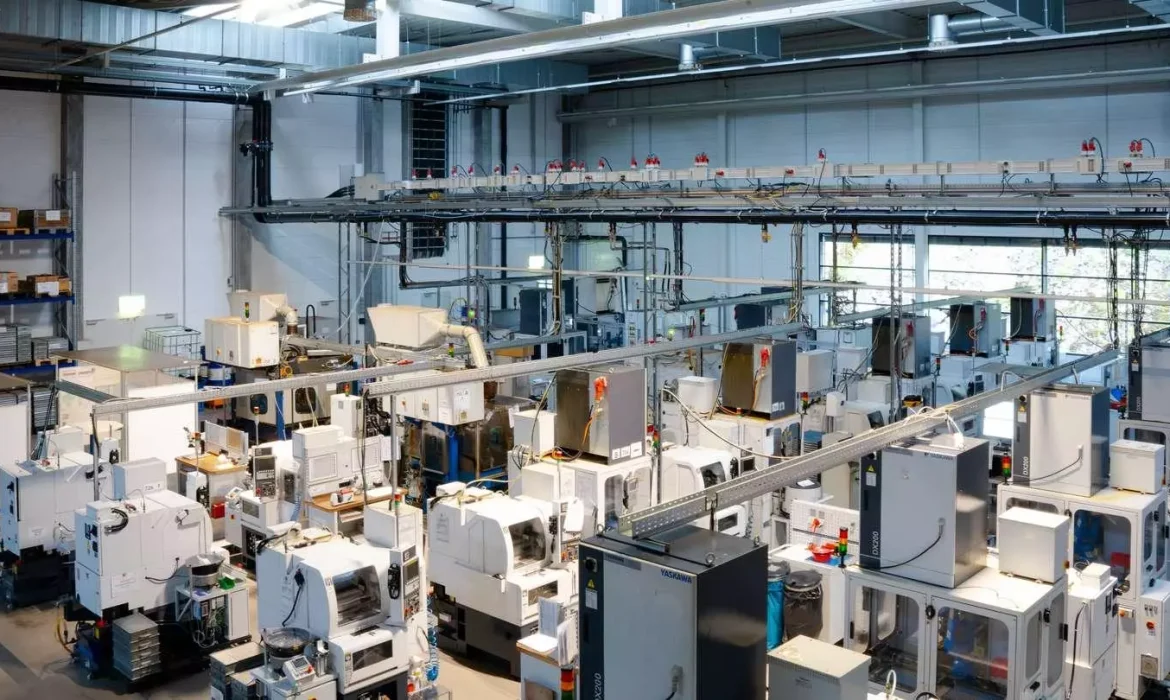 CNC machining factory production floor precision manufacturing